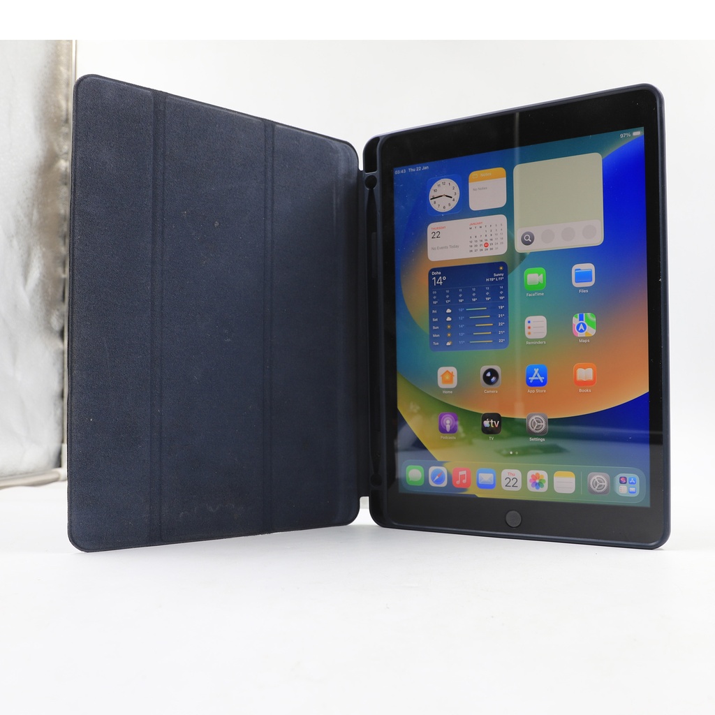 Apple iPad 8 Th Gen 32 Gb + Cover