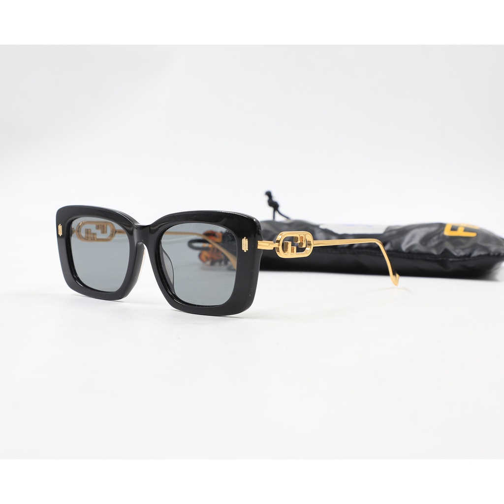 Fendi F40211 001 Lens Width:53, Bridge:18