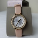 Fossil ساعة بللون الابيض و الذهبي