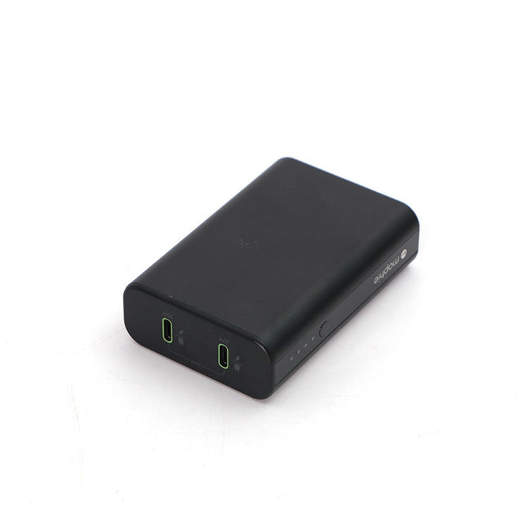Mophie PowerStation  PS-10k-A, Input : 5V--3A, Output 5V--3A