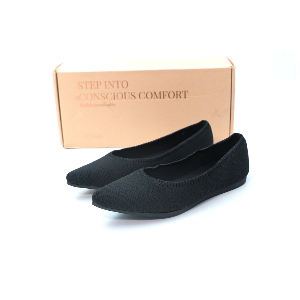 Square-Toe V Cut Flats (Margot 2.0)
