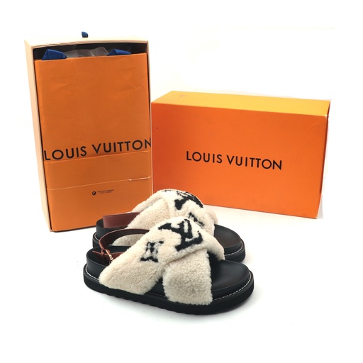 LV Louis Vuitton Style No:V618-2 Colour Beige/ Black Size: 38
