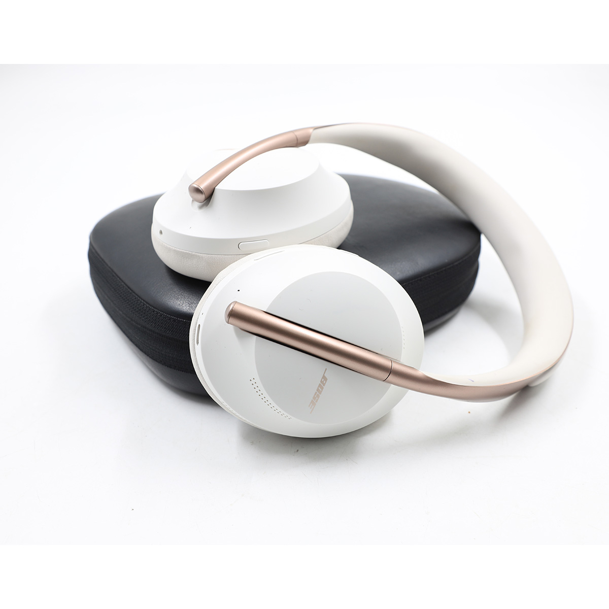 Auction For Bose 700 Wireless Headphones White