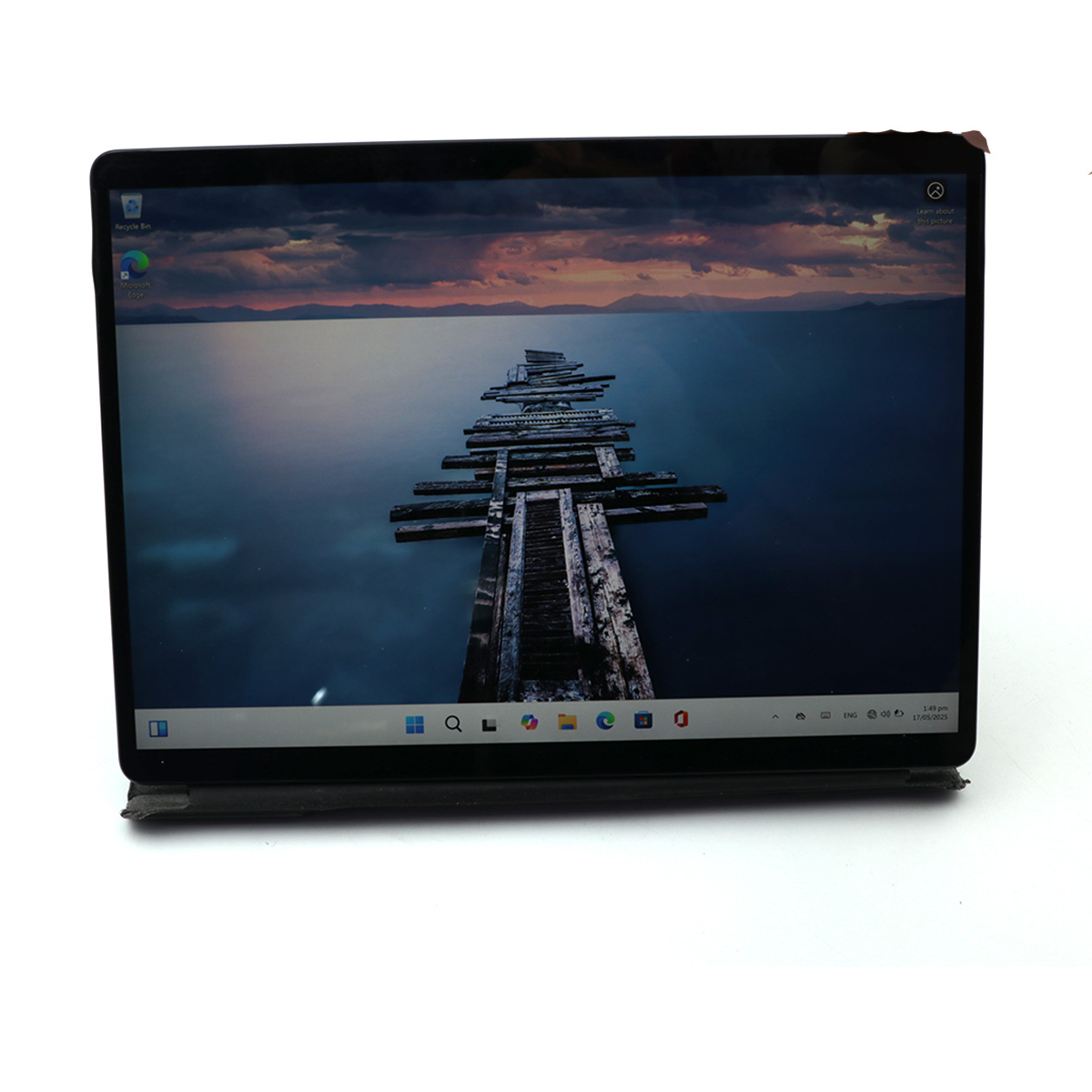 Auction For Microsoft Surface PRO X 256 gb 8gb ram SQ1 + Cover keyboard ** Keyboard Doesnt work