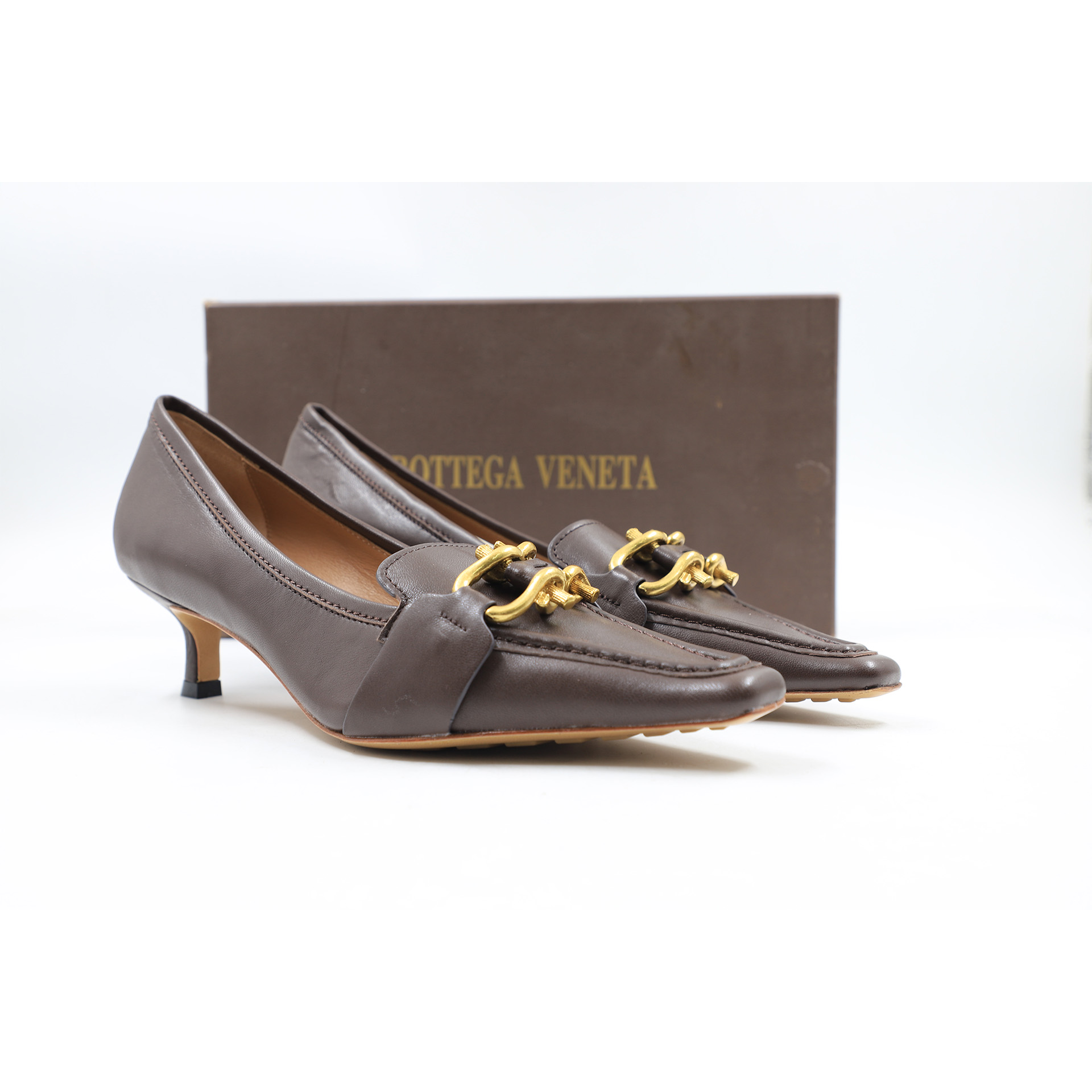 Auction For Bottega Veneta Size: 39 Made In Italy, Leather