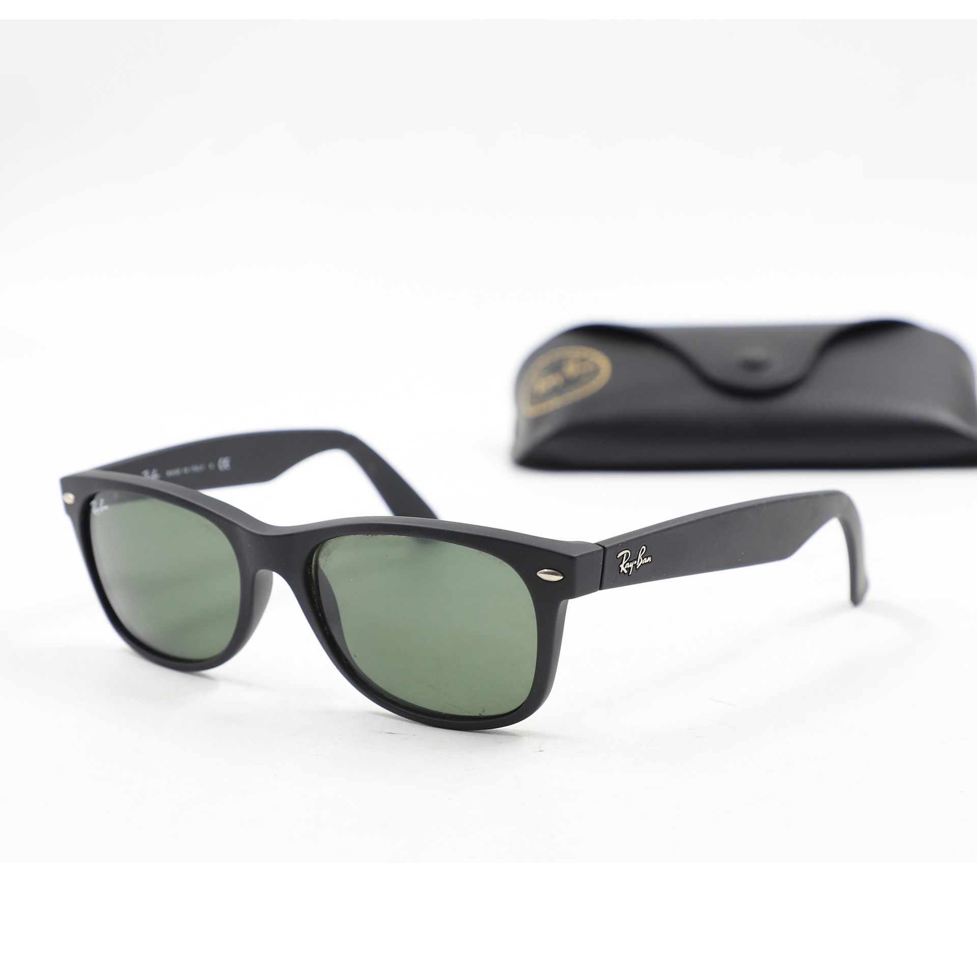 Auction For RAY-BAN RB2132 New Wayfarer Classic Lens Width 55, Bridge:18