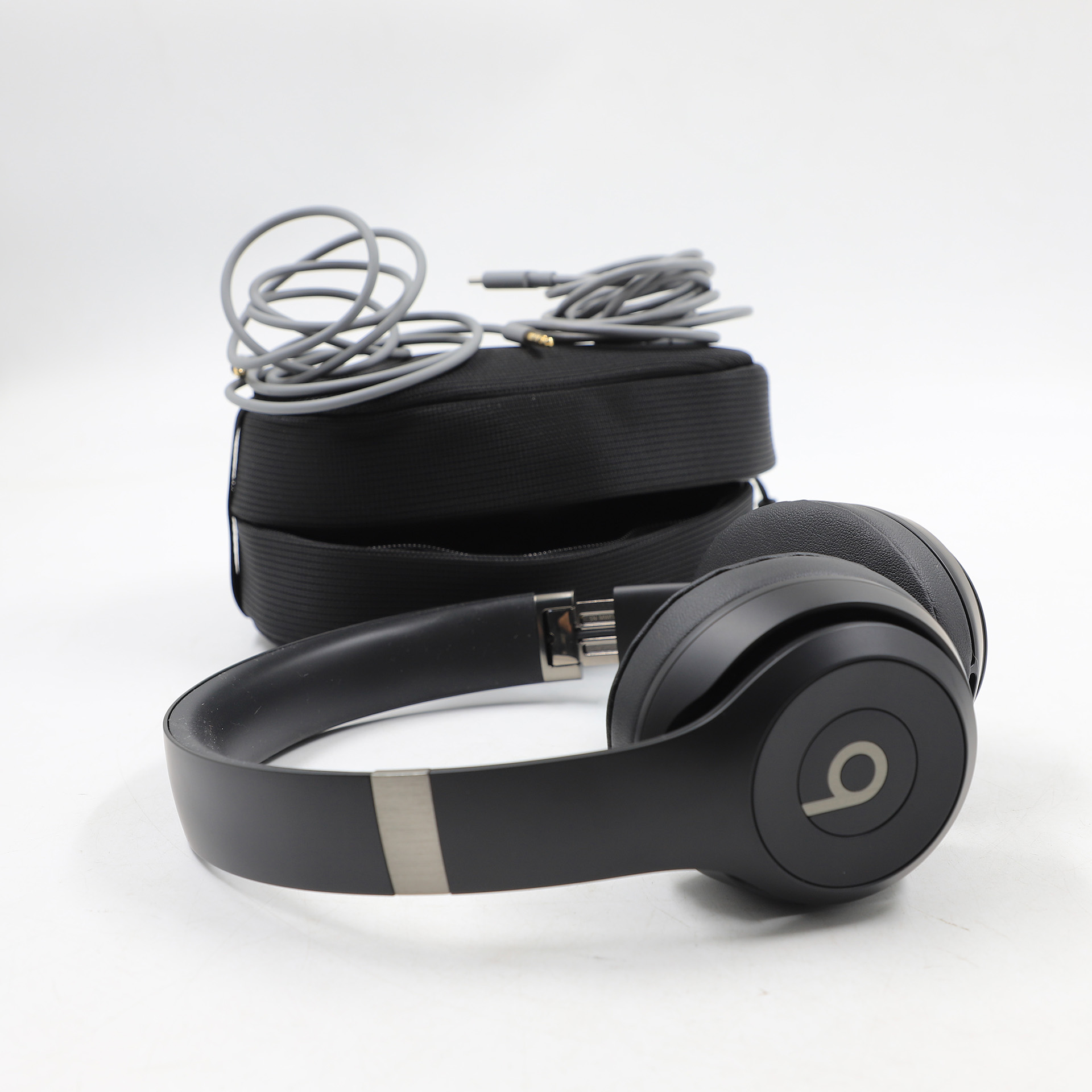 Auction For Beats Solo 4 Wireless Headphones