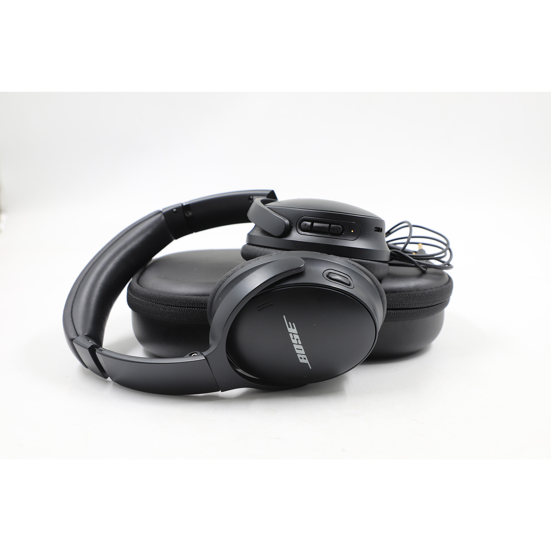 Auction For Bose Qc45 Wireless Headphones + Cover