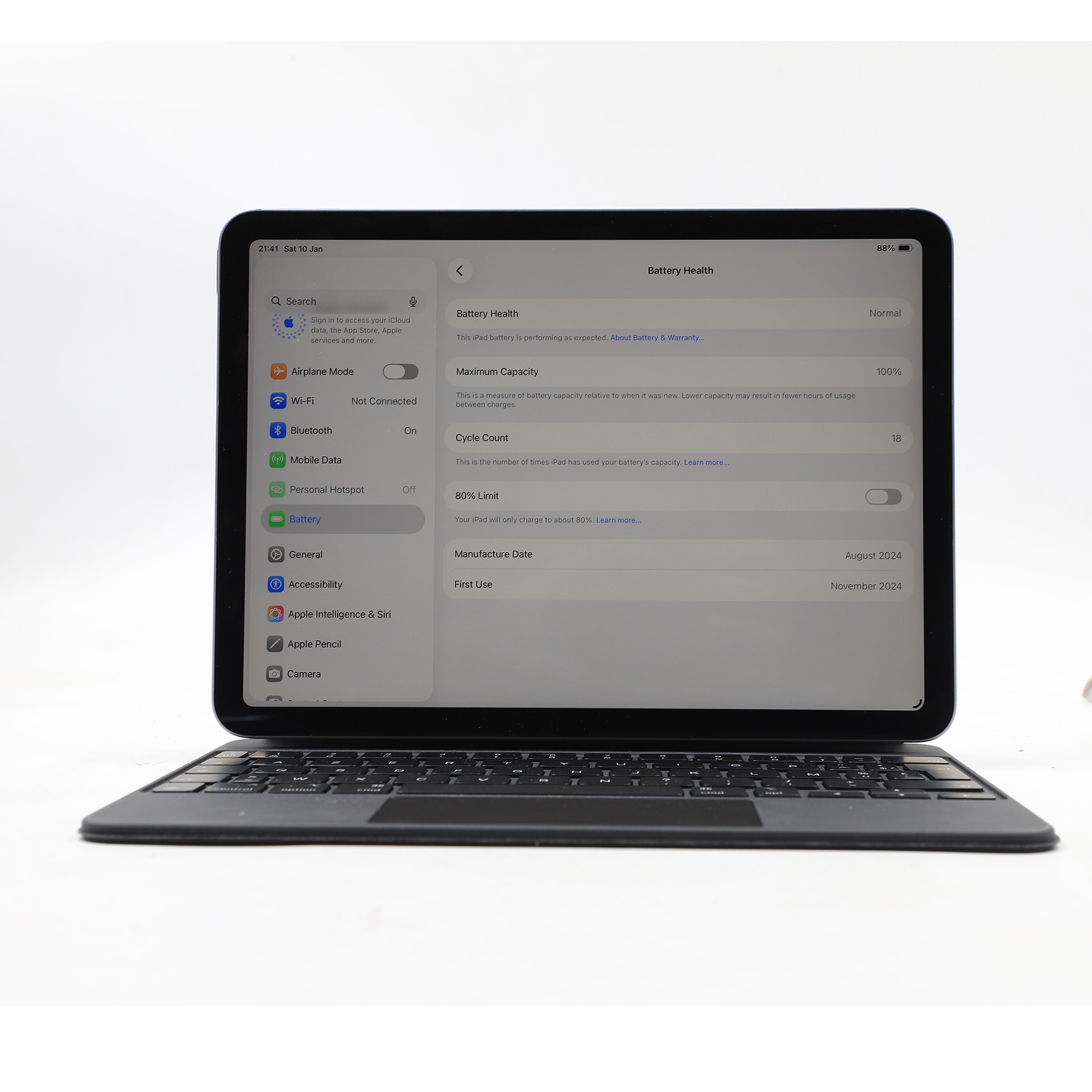 Auction For iPad Air 11 InCh M2 128 Gb Sim + Magic Keyboard