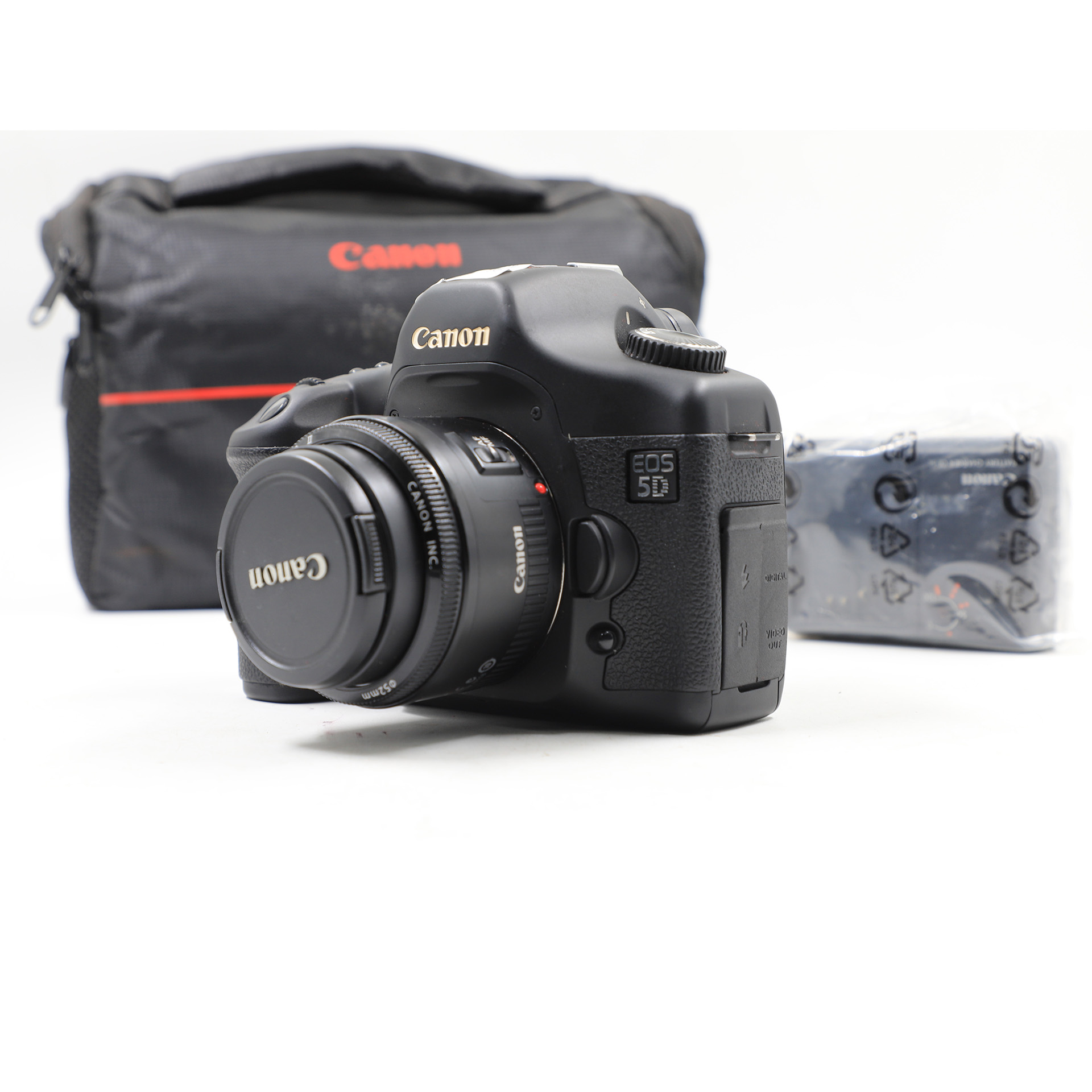 Auction For Canon Eos 5D DS126211 + Charger + Case ** No Battery