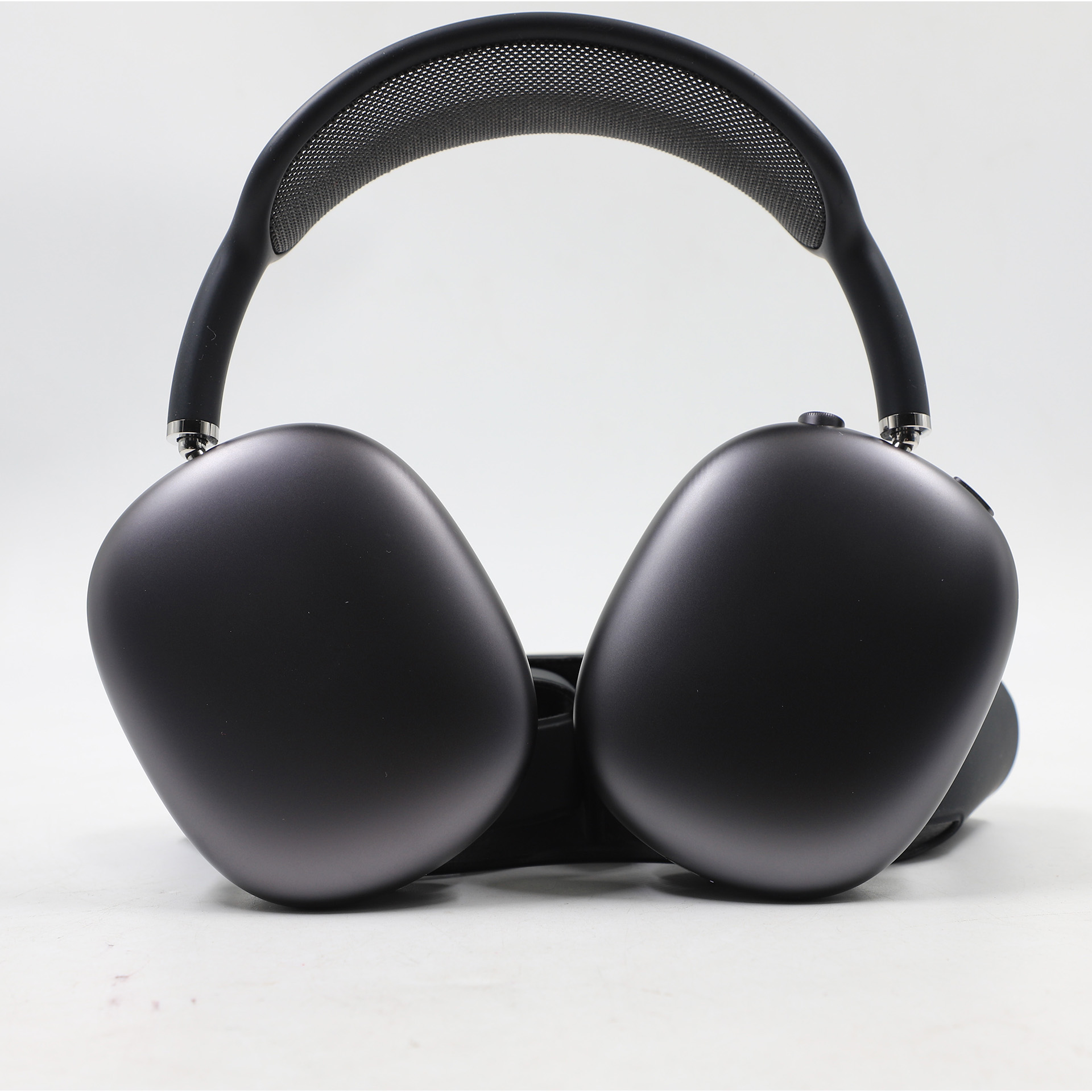 Auction For Apple Smart Airpods Max Black Lightning