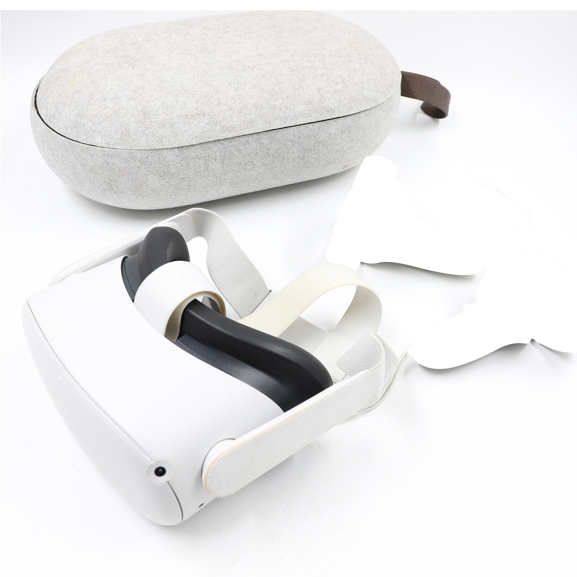 Auction For ** No Controllers ** Oculus quest 2 Only Headset