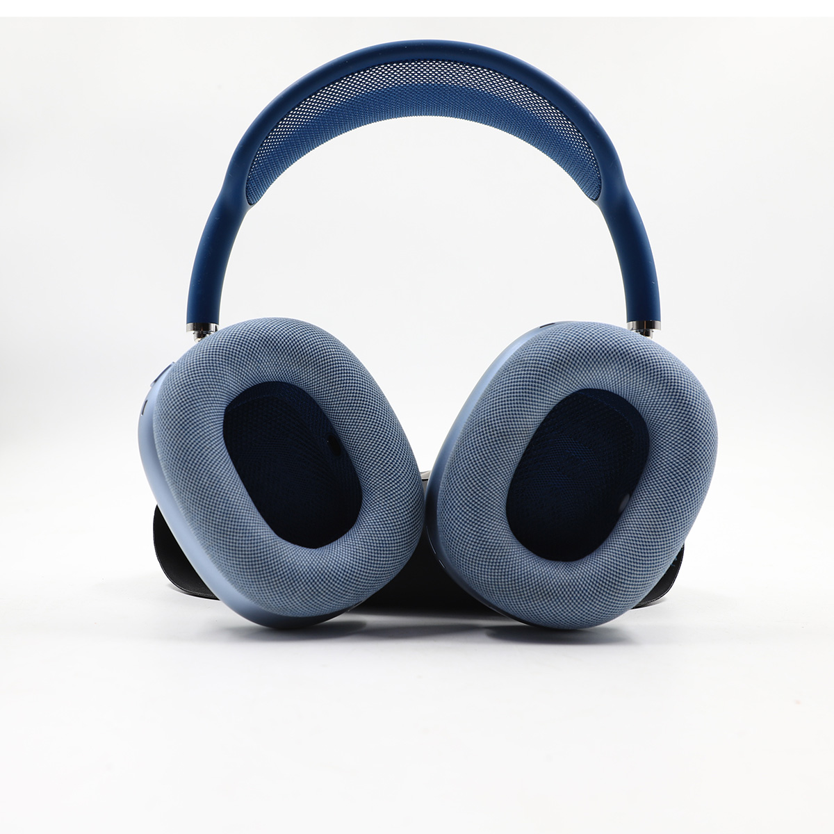 Auction For Apple Airpods Max Blue + Cover